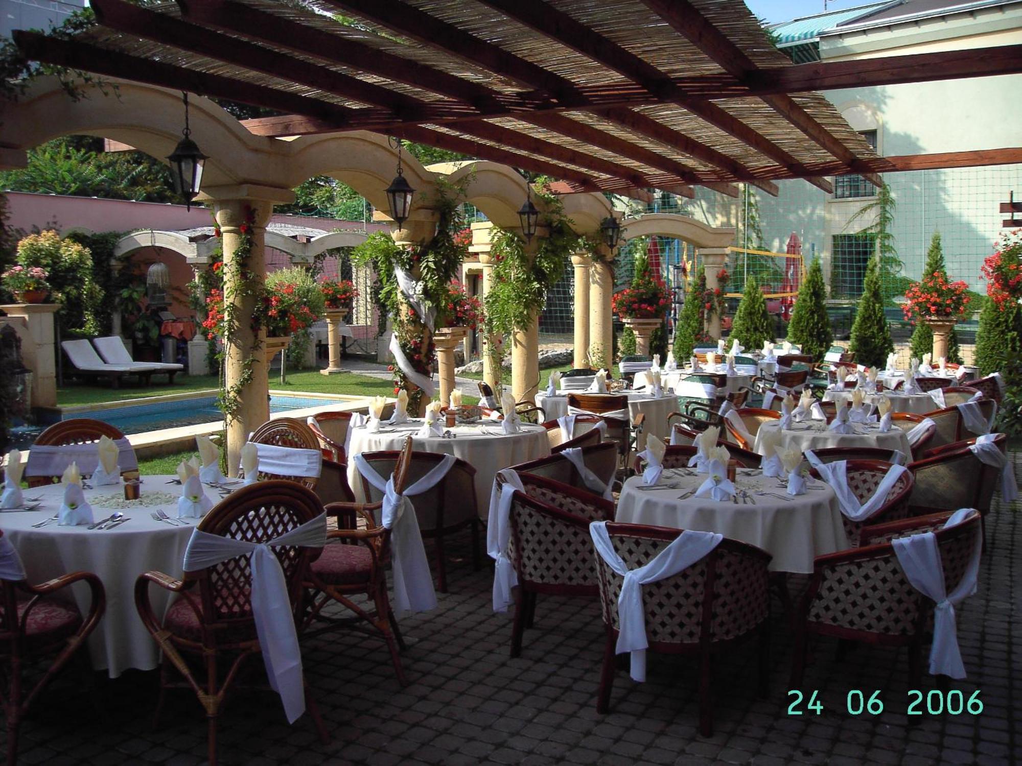 Bow Garden 3* Révkomárom